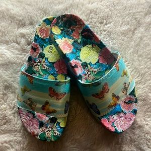 Johnny Was Coastal Azul Butterfly Pool Slide Sandals Size 7 - Never Worn